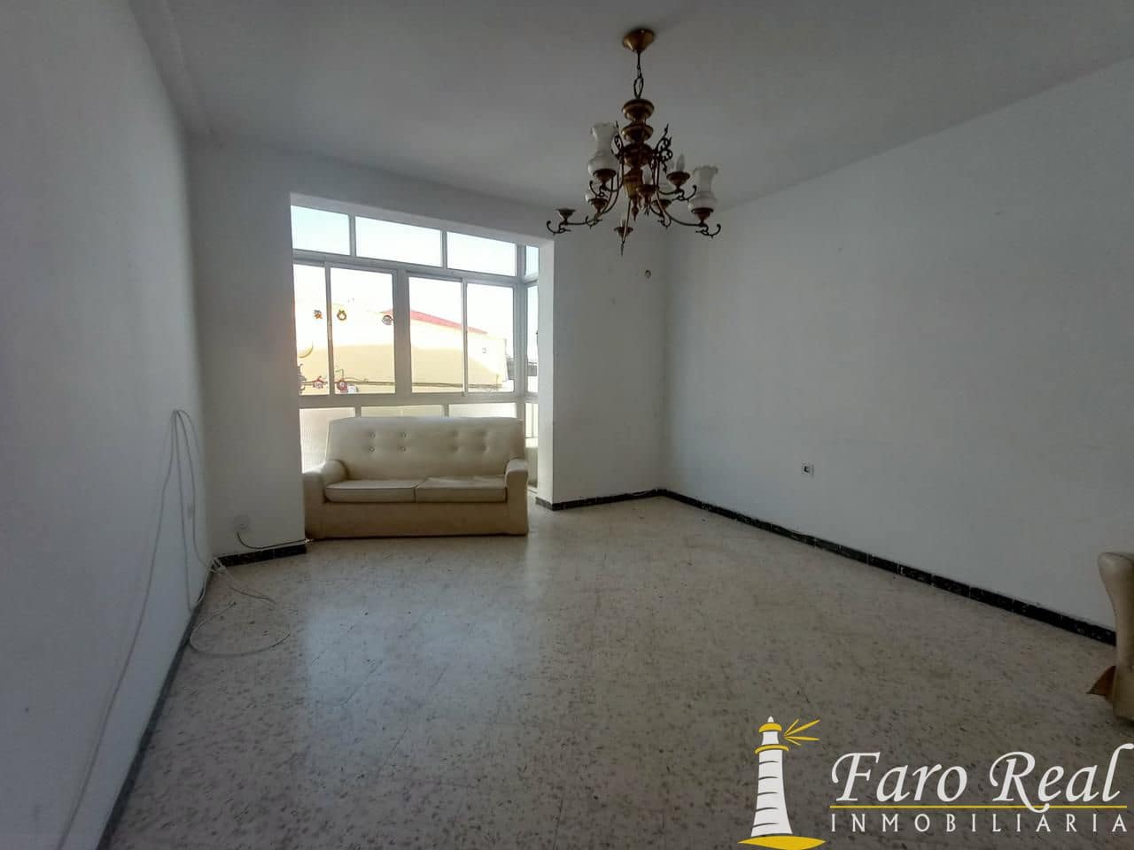3 bedroom Flat for sale in Sanlucar de Barrameda - € 200,000 (Ref: 9420138)
