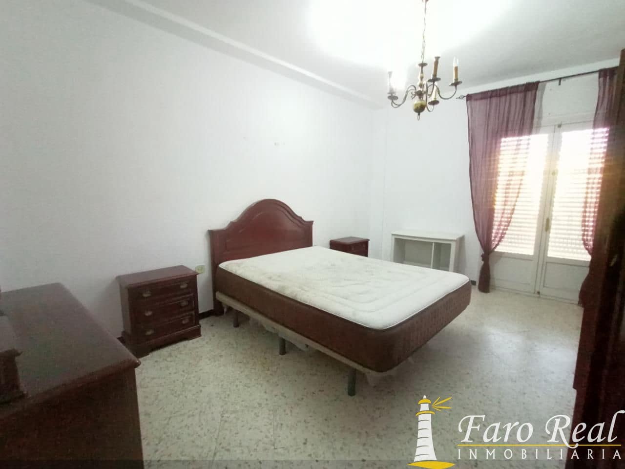 3 bedroom Flat for sale in Sanlucar de Barrameda - € 200,000 (Ref: 9420138)