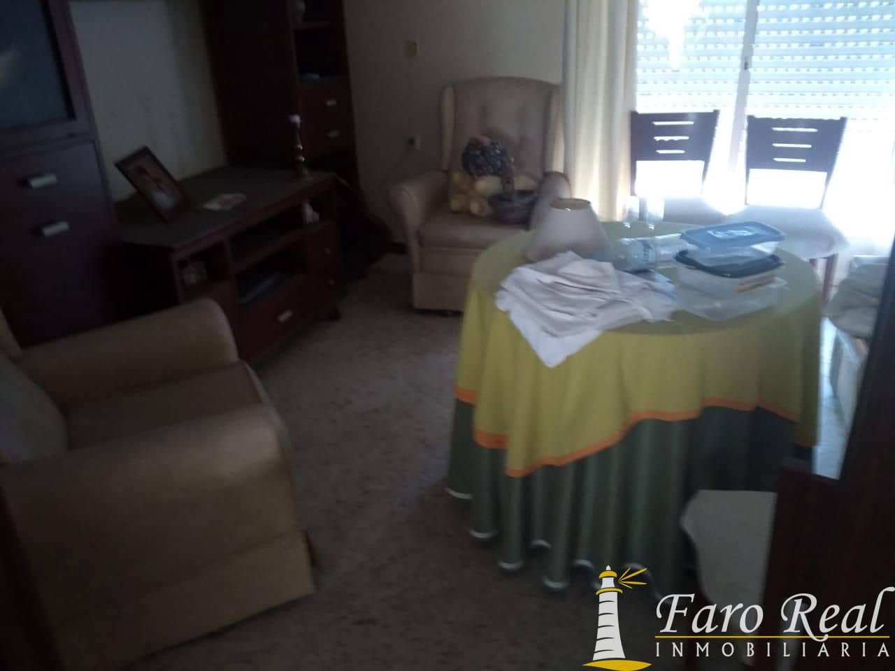3 bedroom Flat for sale in Sanlucar de Barrameda - € 200,000 (Ref: 9420138)