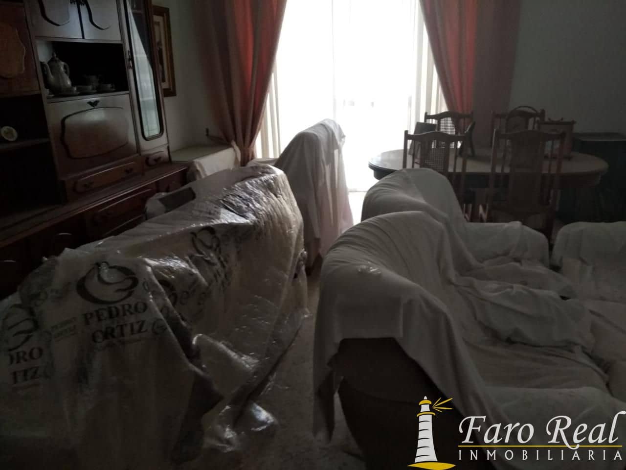 3 bedroom Flat for sale in Sanlucar de Barrameda - € 200,000 (Ref: 9420138)