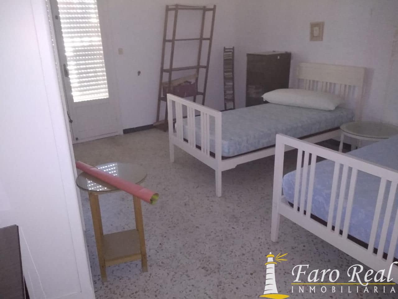 3 bedroom Flat for sale in Sanlucar de Barrameda - € 200,000 (Ref: 9420138)