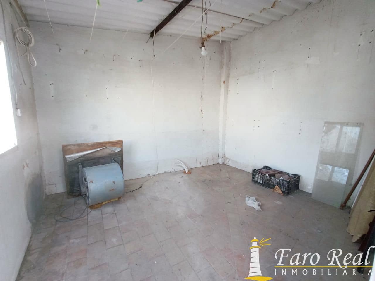 3 bedroom Flat for sale in Sanlucar de Barrameda - € 200,000 (Ref: 9420138)