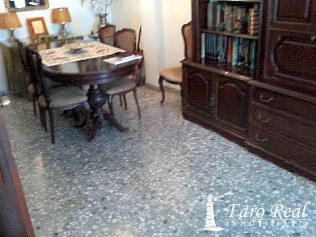 4 bedroom Villa for sale in Sanlúcar de Barrameda with garage - € 370,000 (Ref: 9420139)