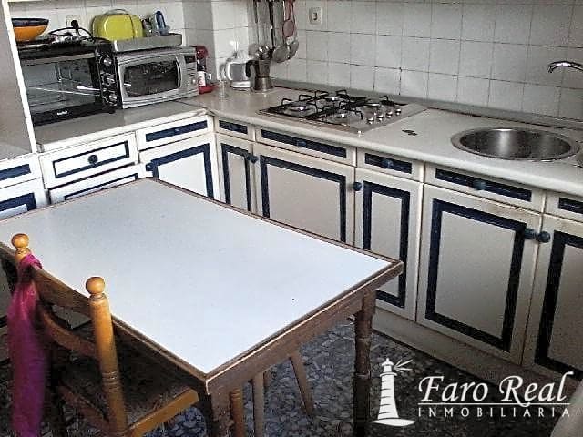 4 bedroom Villa for sale in Sanlúcar de Barrameda with garage - € 370,000 (Ref: 9420139)