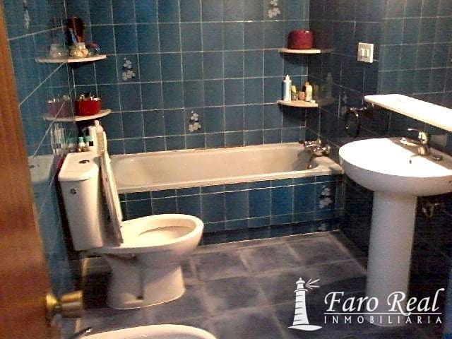 4 bedroom Villa for sale in Sanlucar de Barrameda with garage - € 370,000 (Ref: 9420139)