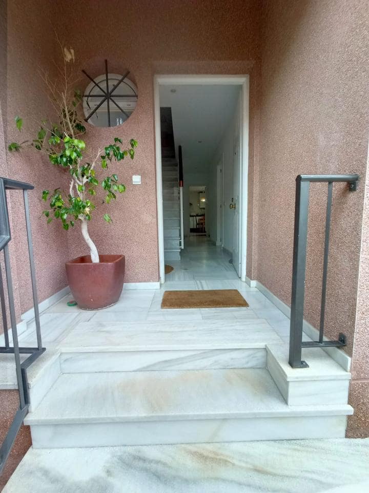 3 slaapkamer Villa te huur in Sanlucar de Barrameda met garage - € 4.100 (Ref: 9420145)