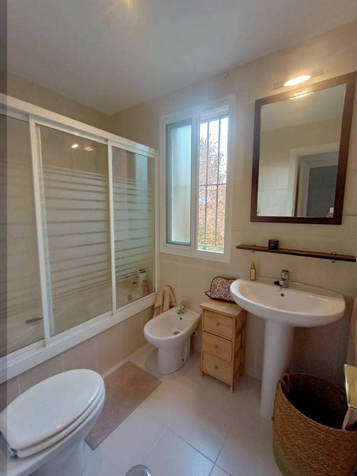 3 slaapkamer Villa te huur in Sanlucar de Barrameda met garage - € 4.100 (Ref: 9420145)