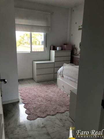 4 bedroom Villa for sale in Sanlúcar de Barrameda with garage - € 240,000 (Ref: 9426202)