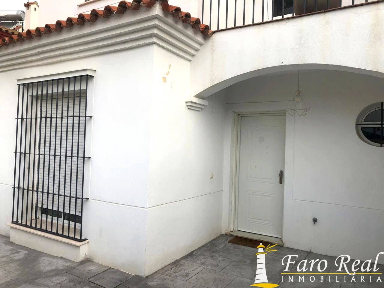 4 bedroom Villa for sale in Sanlucar de Barrameda with garage - € 240,000 (Ref: 9426202)