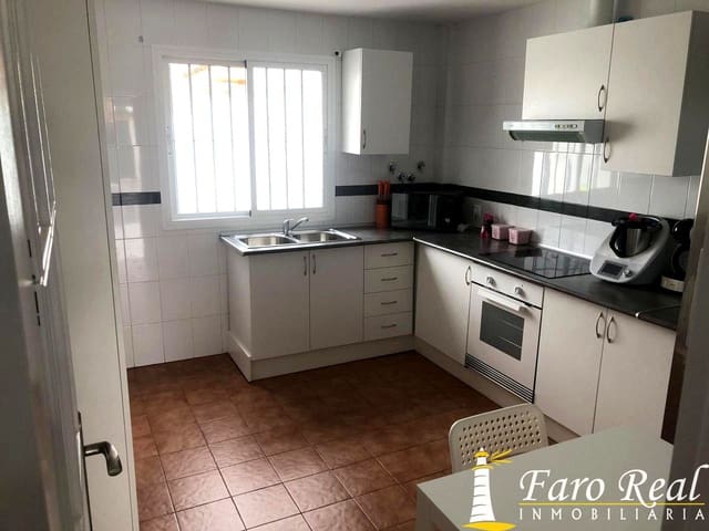 4 bedroom Villa for sale in Sanlúcar de Barrameda with garage - € 240,000 (Ref: 9426202)