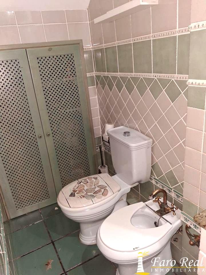 5 bedroom Villa for sale in Sanlucar de Barrameda with garage - € 370,000 (Ref: 9457749)