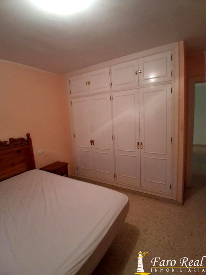 5 bedroom Villa for sale in Sanlucar de Barrameda with garage - € 370,000 (Ref: 9457749)