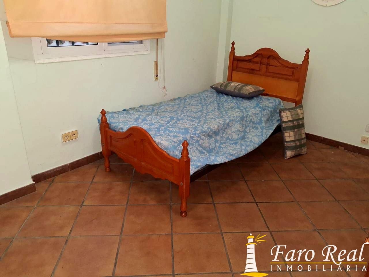 5 bedroom Villa for sale in Sanlucar de Barrameda with garage - € 370,000 (Ref: 9457749)