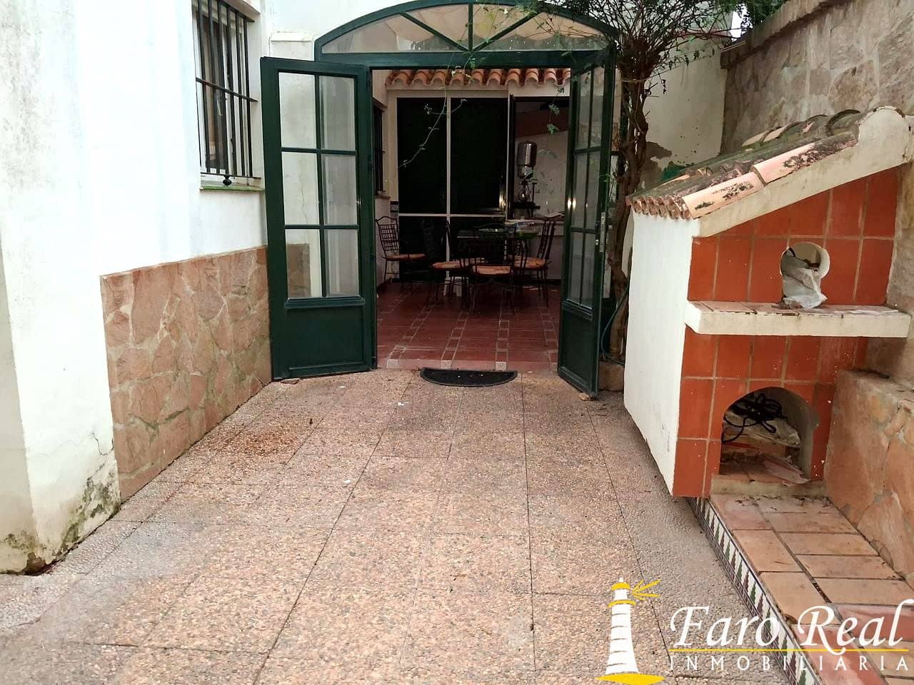 5 bedroom Villa for sale in Sanlucar de Barrameda with garage - € 370,000 (Ref: 9457749)