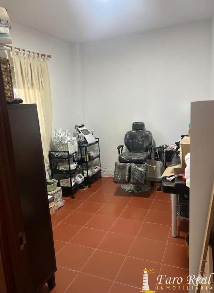 3 bedroom Villa for sale in Sanlucar de Barrameda with garage - € 230,000 (Ref: 9470668)