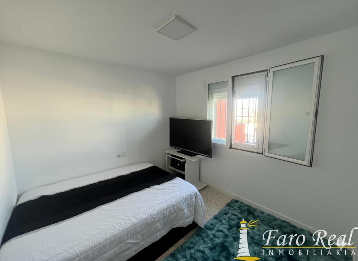 3 bedroom Villa for sale in Sanlucar de Barrameda with garage - € 230,000 (Ref: 9470668)