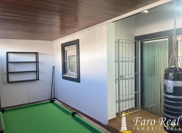 3 bedroom Villa for sale in Sanlúcar de Barrameda with garage - € 230,000 (Ref: 9470668)