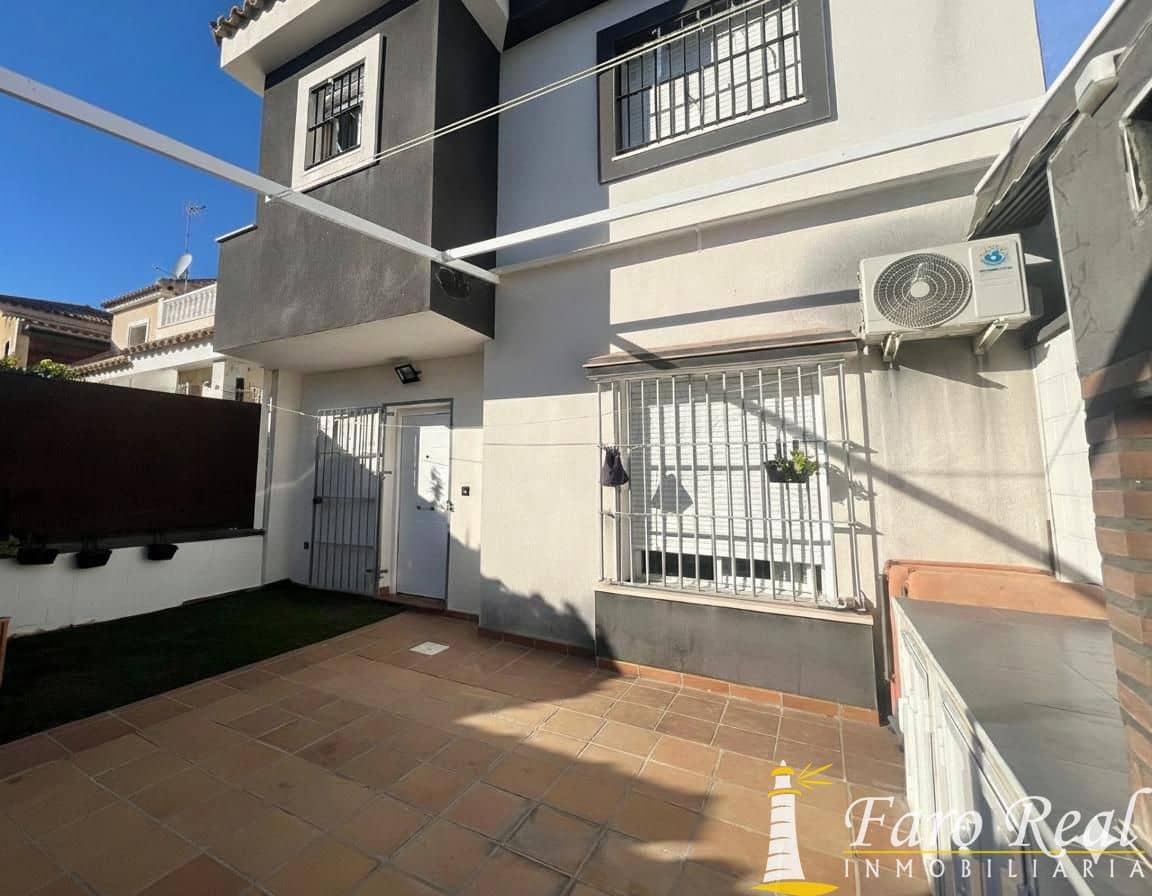3 bedroom Villa for sale in Sanlucar de Barrameda with garage - € 230,000 (Ref: 9470668)