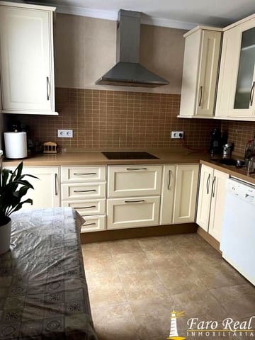 5 bedroom Villa for sale in Sanlúcar de Barrameda - € 245,000 (Ref: 9471265)