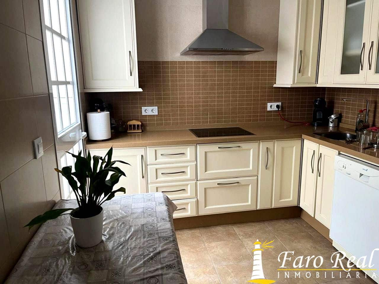 5 bedroom Villa for sale in Sanlucar de Barrameda - € 245,000 (Ref: 9471265)