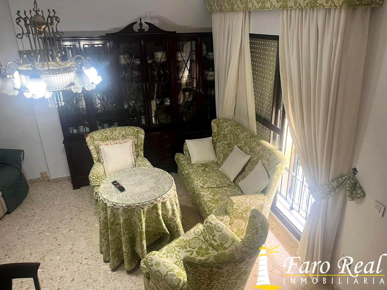 5 bedroom Villa for sale in Sanlucar de Barrameda - € 245,000 (Ref: 9471265)