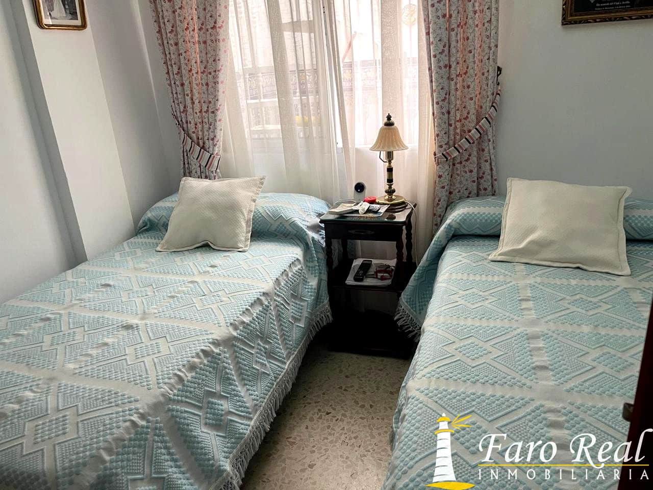 5 bedroom Villa for sale in Sanlucar de Barrameda - € 245,000 (Ref: 9471265)