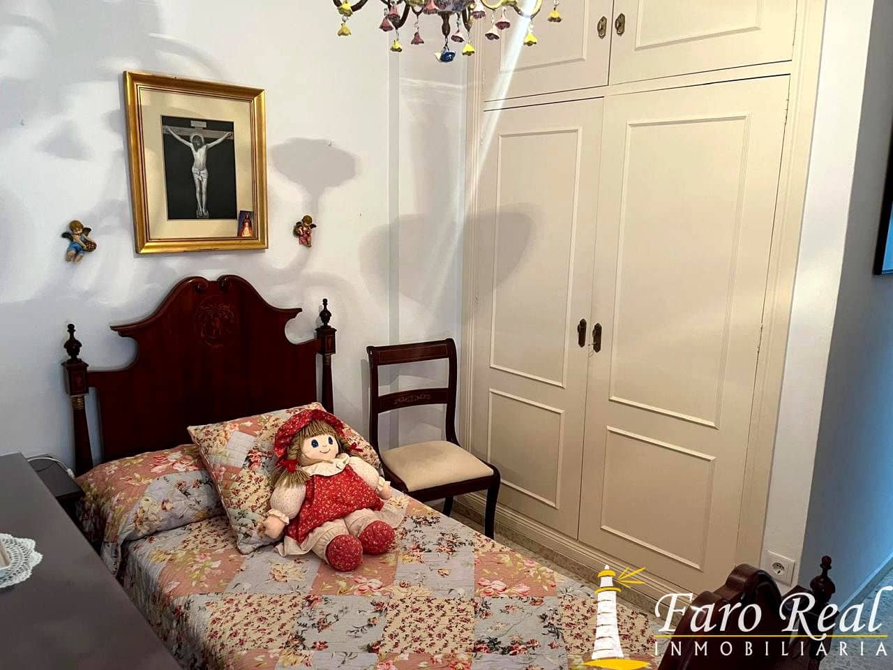 5 bedroom Villa for sale in Sanlucar de Barrameda - € 245,000 (Ref: 9471265)