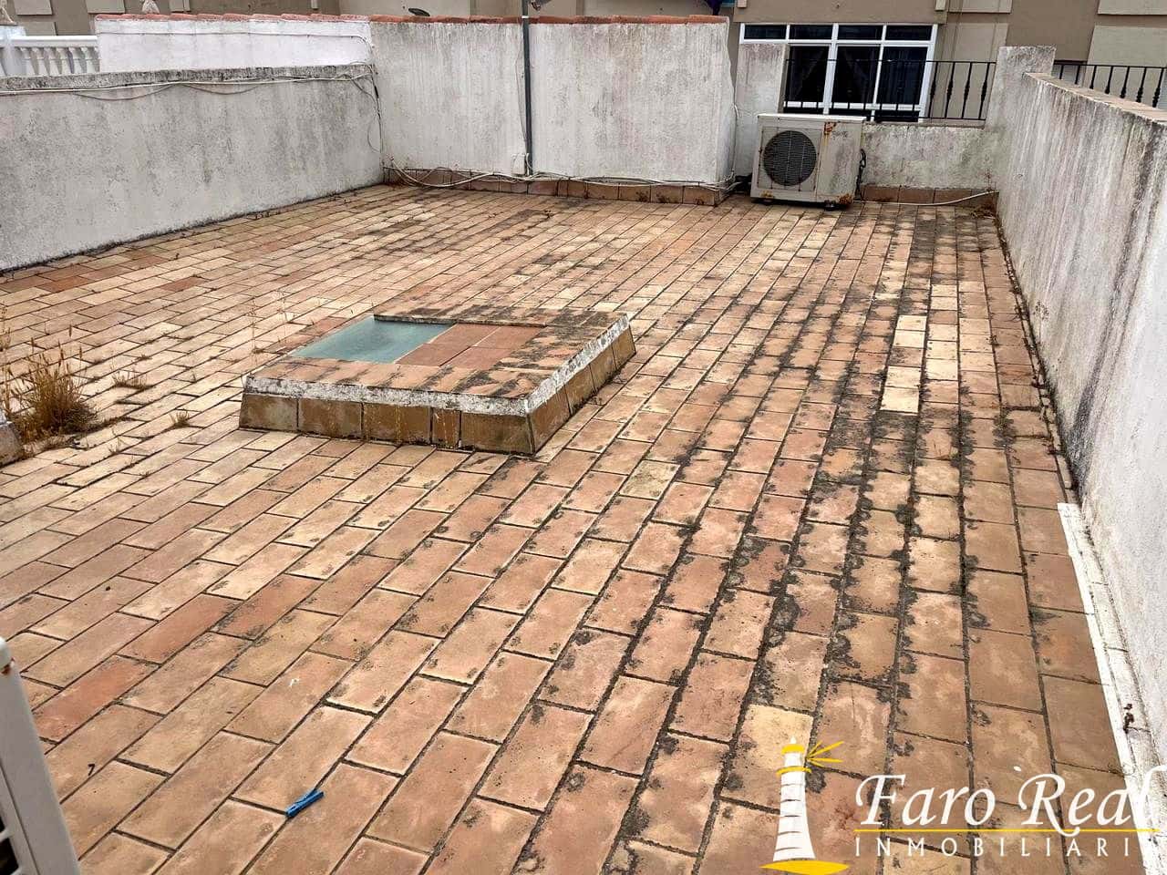 5 bedroom Villa for sale in Sanlucar de Barrameda - € 245,000 (Ref: 9471265)