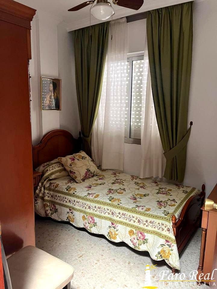 5 bedroom Villa for sale in Sanlucar de Barrameda - € 245,000 (Ref: 9471265)