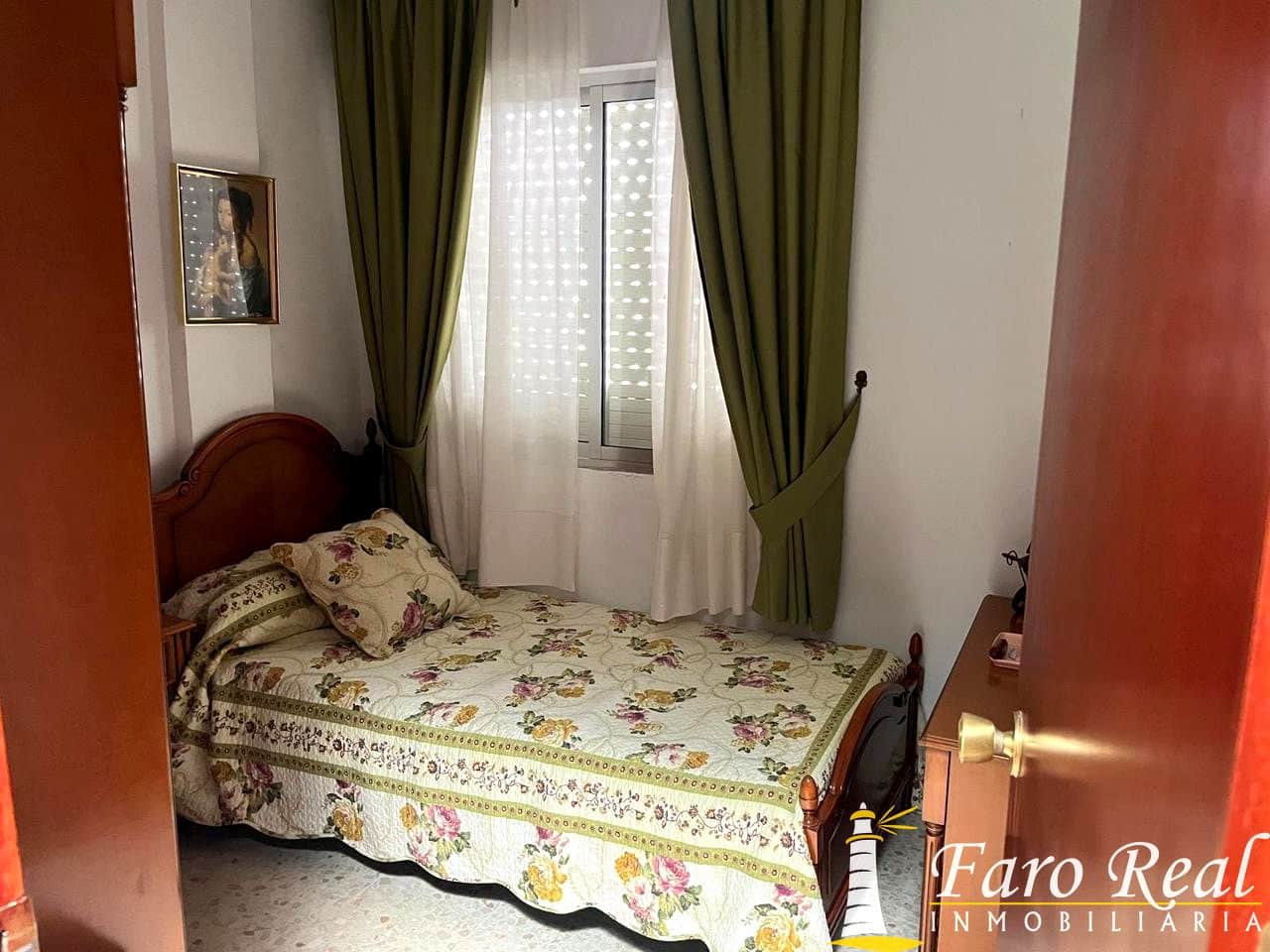 5 bedroom Villa for sale in Sanlucar de Barrameda - € 245,000 (Ref: 9471265)