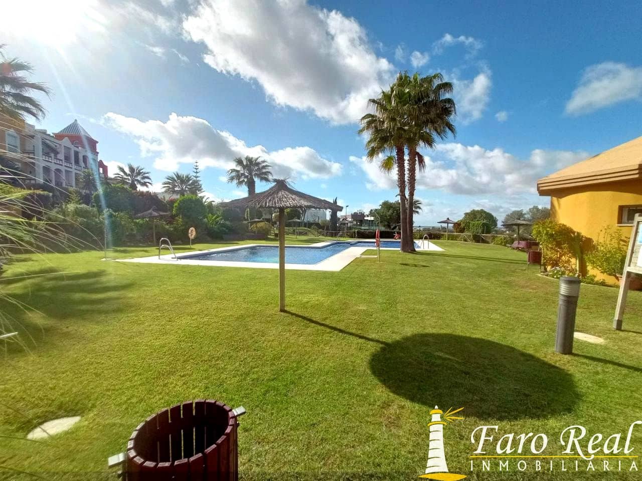 2 bedroom Flat for sale in Sanlucar de Barrameda with pool garage - € 195,000 (Ref: 9471266)