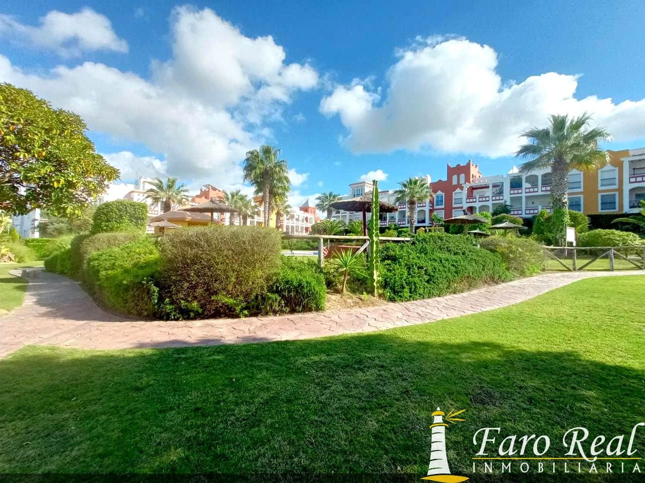 2 bedroom Flat for sale in Sanlucar de Barrameda with pool garage - € 195,000 (Ref: 9471266)