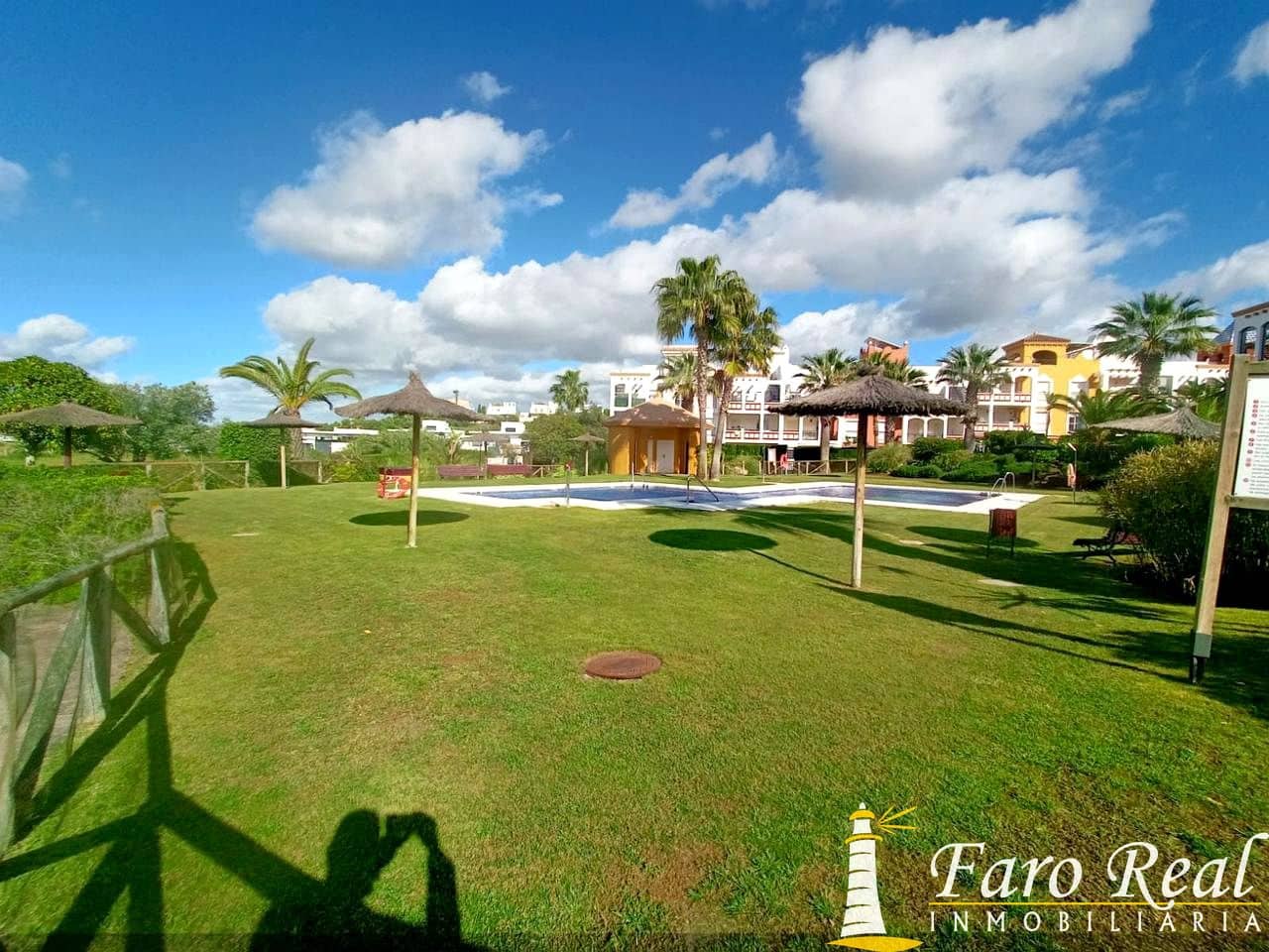 2 bedroom Flat for sale in Sanlucar de Barrameda with pool garage - € 195,000 (Ref: 9471266)