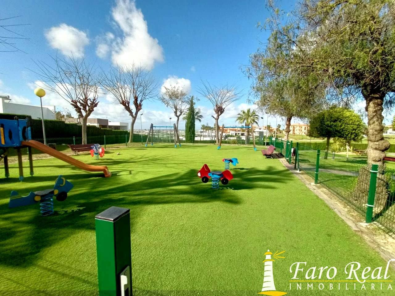 2 bedroom Flat for sale in Sanlucar de Barrameda with pool garage - € 195,000 (Ref: 9471266)