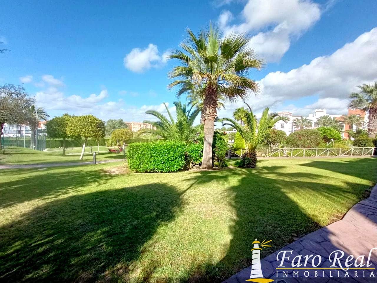 2 bedroom Flat for sale in Sanlucar de Barrameda with pool garage - € 195,000 (Ref: 9471266)