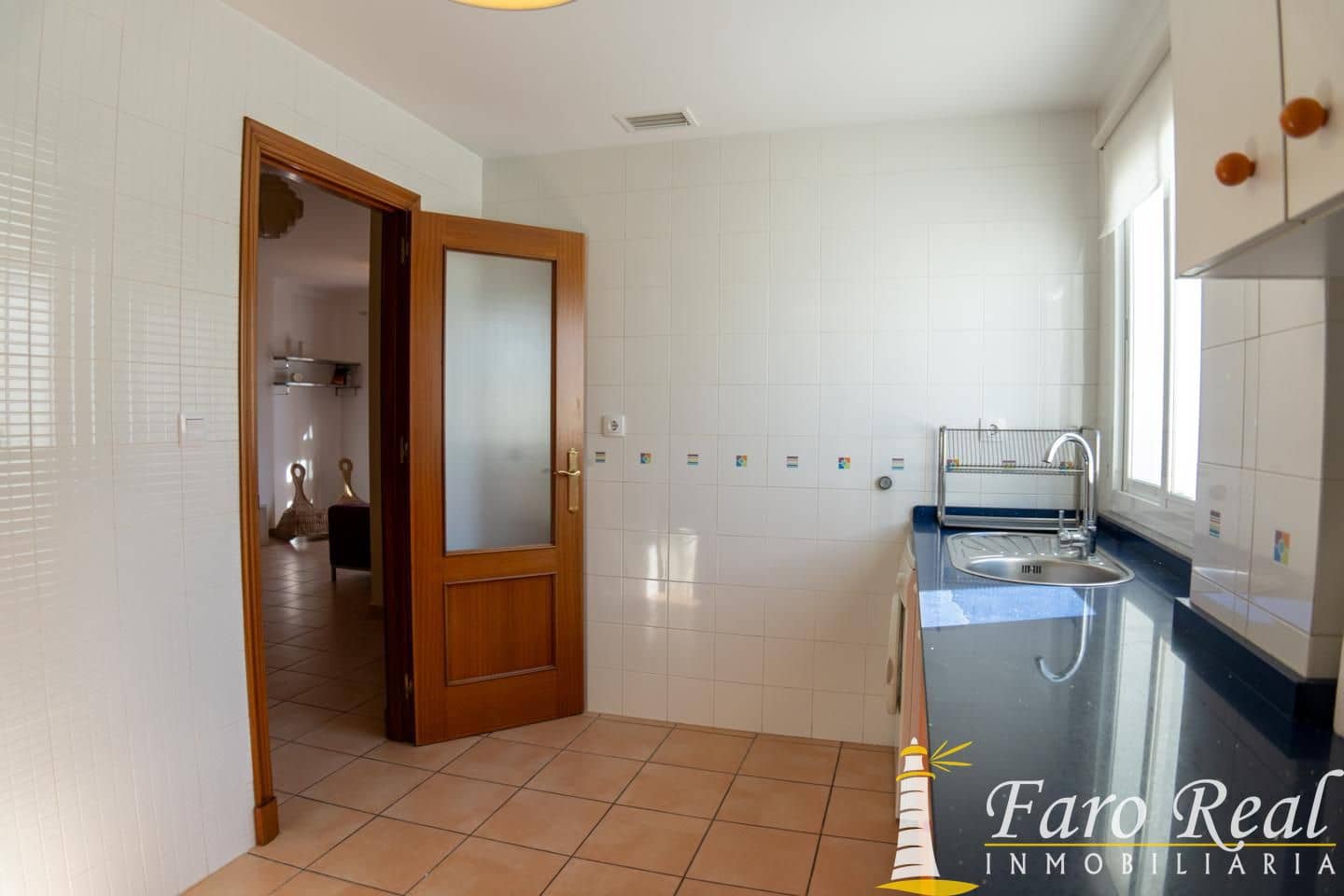 2 bedroom Flat for sale in Sanlucar de Barrameda with pool garage - € 195,000 (Ref: 9471266)