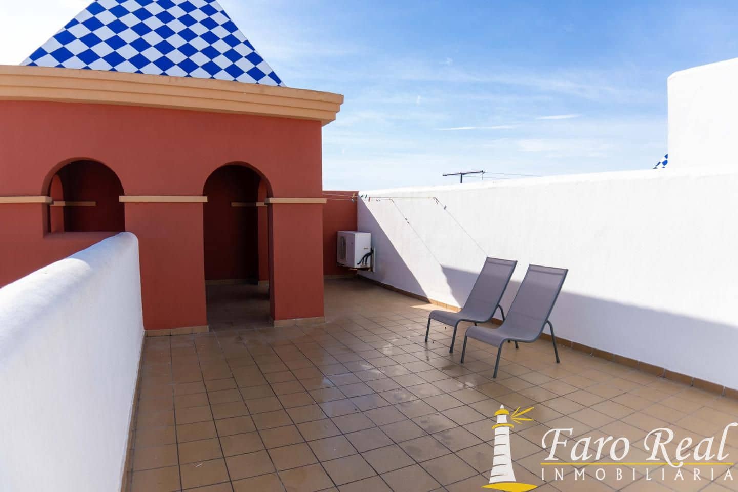 2 bedroom Flat for sale in Sanlucar de Barrameda with pool garage - € 195,000 (Ref: 9471266)