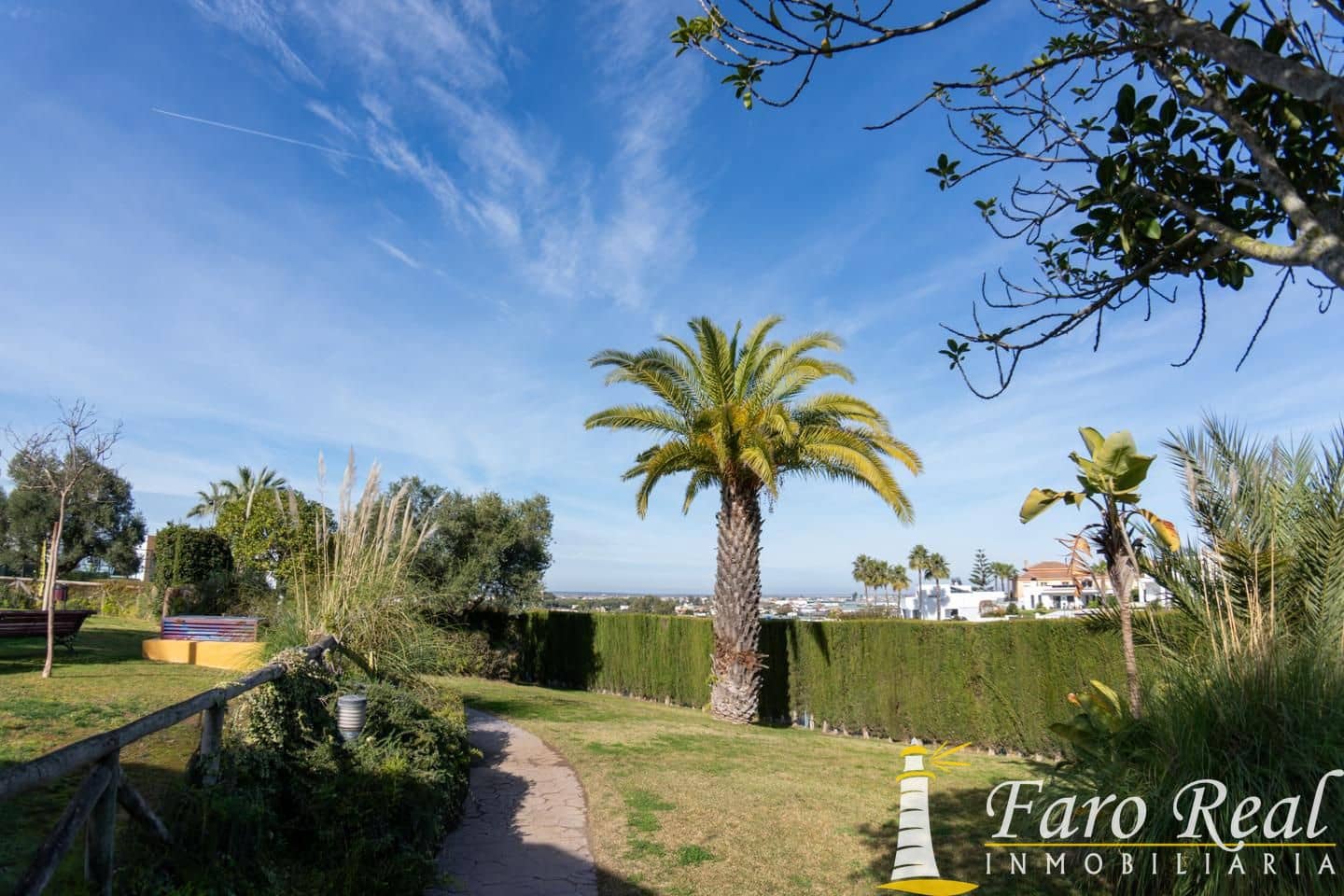 2 bedroom Flat for sale in Sanlucar de Barrameda with pool garage - € 195,000 (Ref: 9471266)