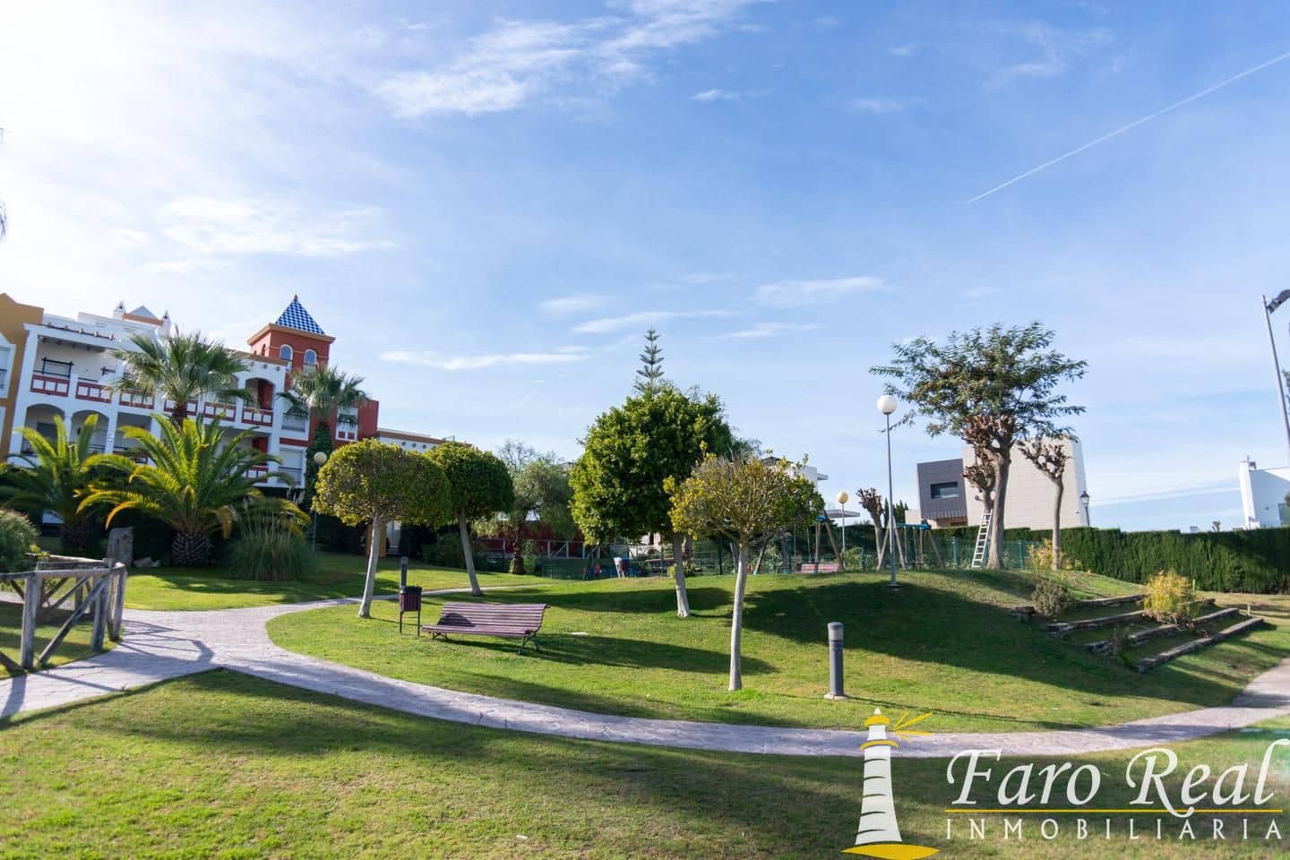 2 bedroom Flat for sale in Sanlucar de Barrameda with pool garage - € 195,000 (Ref: 9471266)