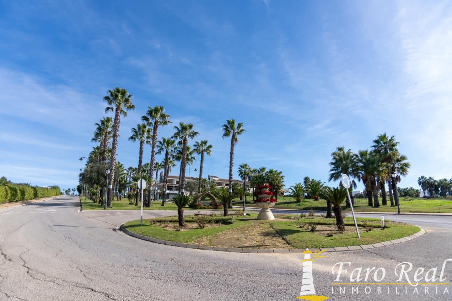 2 bedroom Flat for sale in Sanlucar de Barrameda with pool garage - € 195,000 (Ref: 9471266)