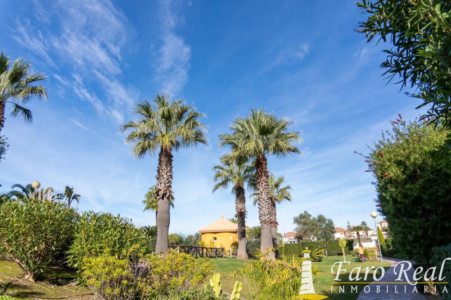 2 bedroom Flat for sale in Sanlucar de Barrameda with pool garage - € 195,000 (Ref: 9471266)