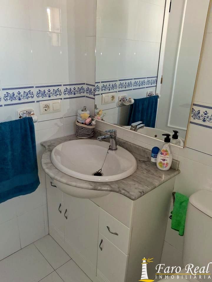 3 bedroom Villa for sale in Sanlucar de Barrameda with garage - € 235,000 (Ref: 9471267)