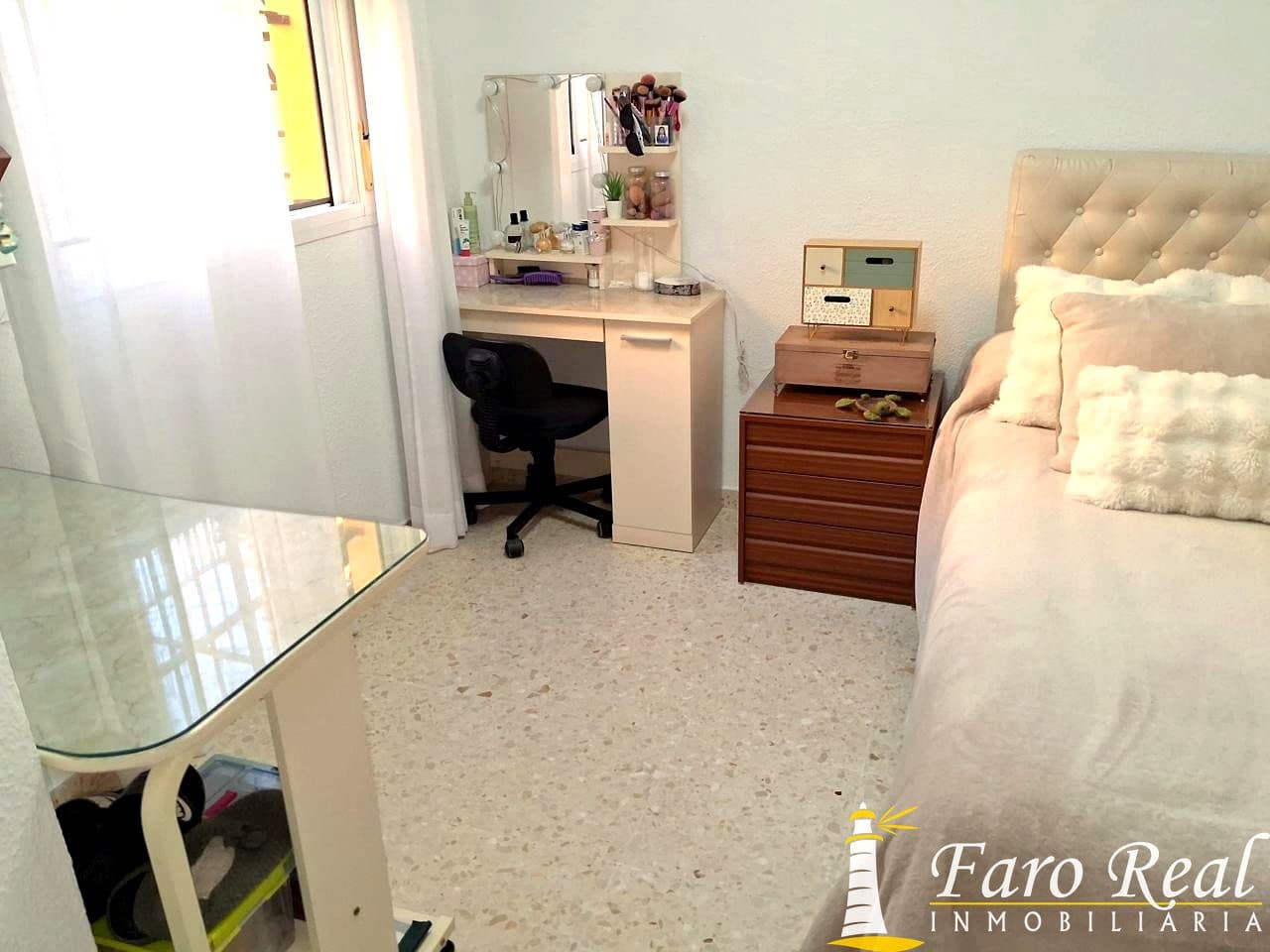 3 bedroom Villa for sale in Sanlucar de Barrameda with garage - € 235,000 (Ref: 9471267)