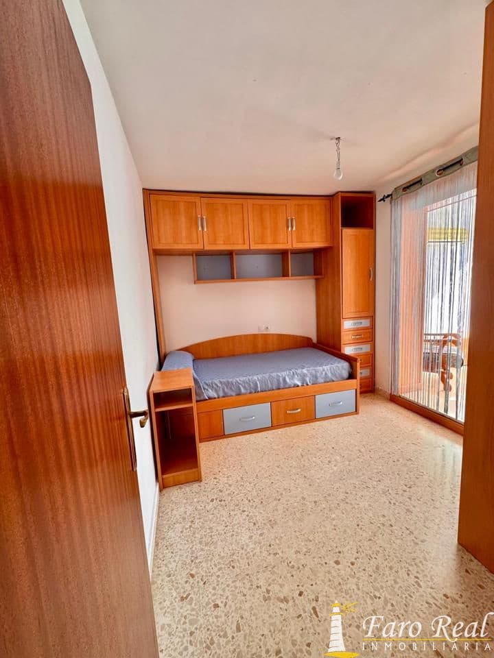 2 bedroom Flat for sale in Sanlucar de Barrameda - € 79,000 (Ref: 9475761)