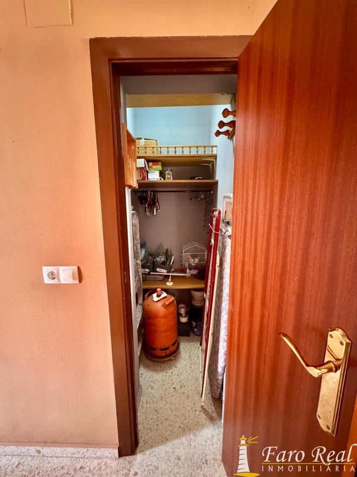 2 bedroom Flat for sale in Sanlucar de Barrameda - € 79,000 (Ref: 9475761)