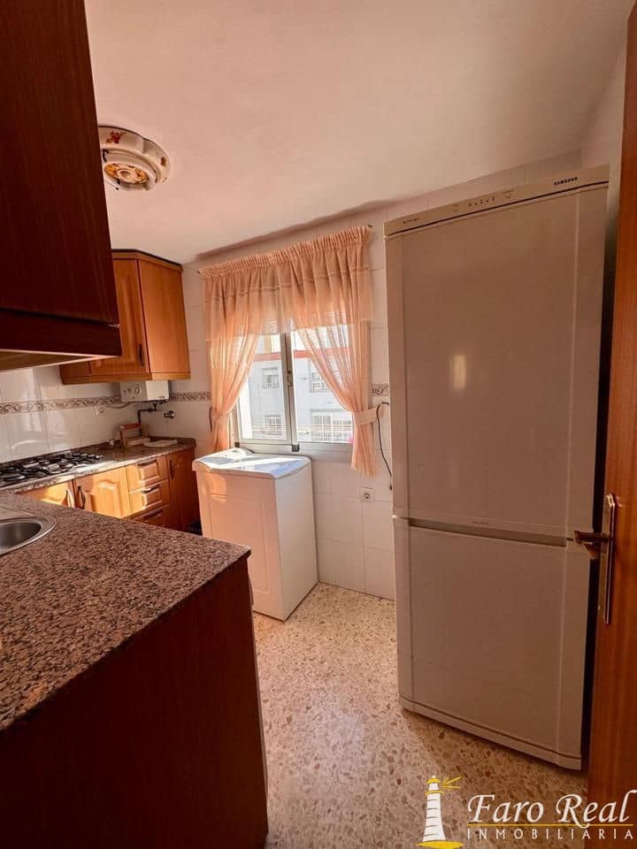 2 bedroom Flat for sale in Sanlucar de Barrameda - € 79,000 (Ref: 9475761)