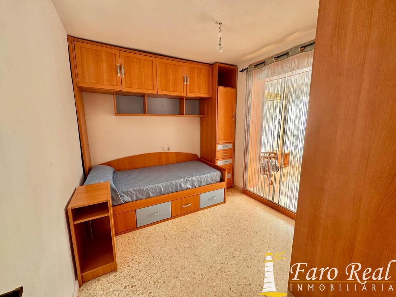 2 bedroom Flat for sale in Sanlucar de Barrameda - € 79,000 (Ref: 9475761)