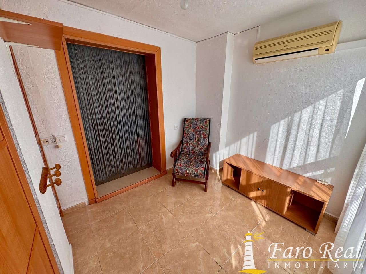 2 bedroom Flat for sale in Sanlucar de Barrameda - € 79,000 (Ref: 9475761)
