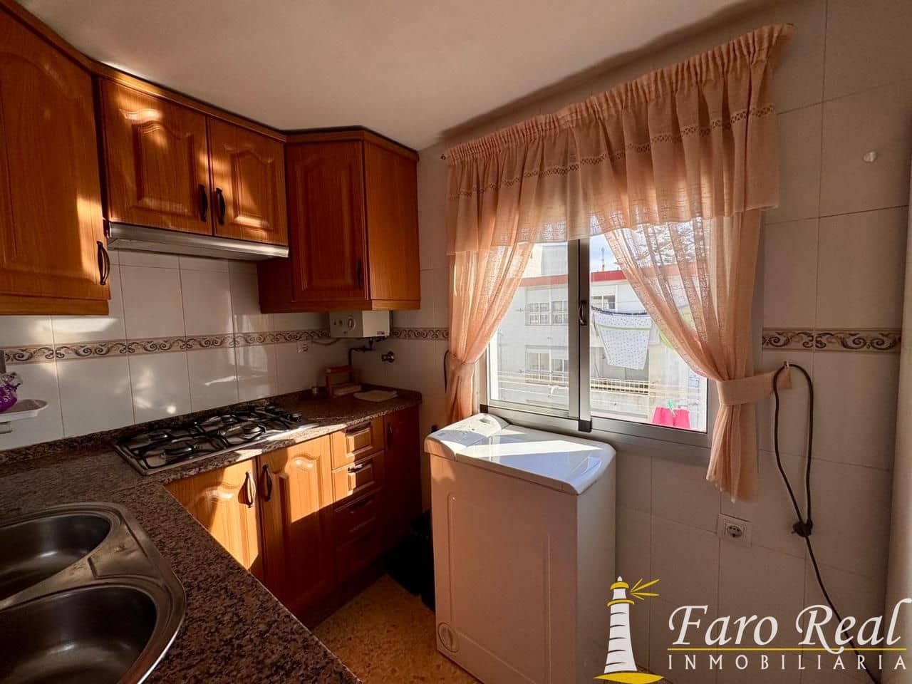 2 bedroom Flat for sale in Sanlucar de Barrameda - € 79,000 (Ref: 9475761)