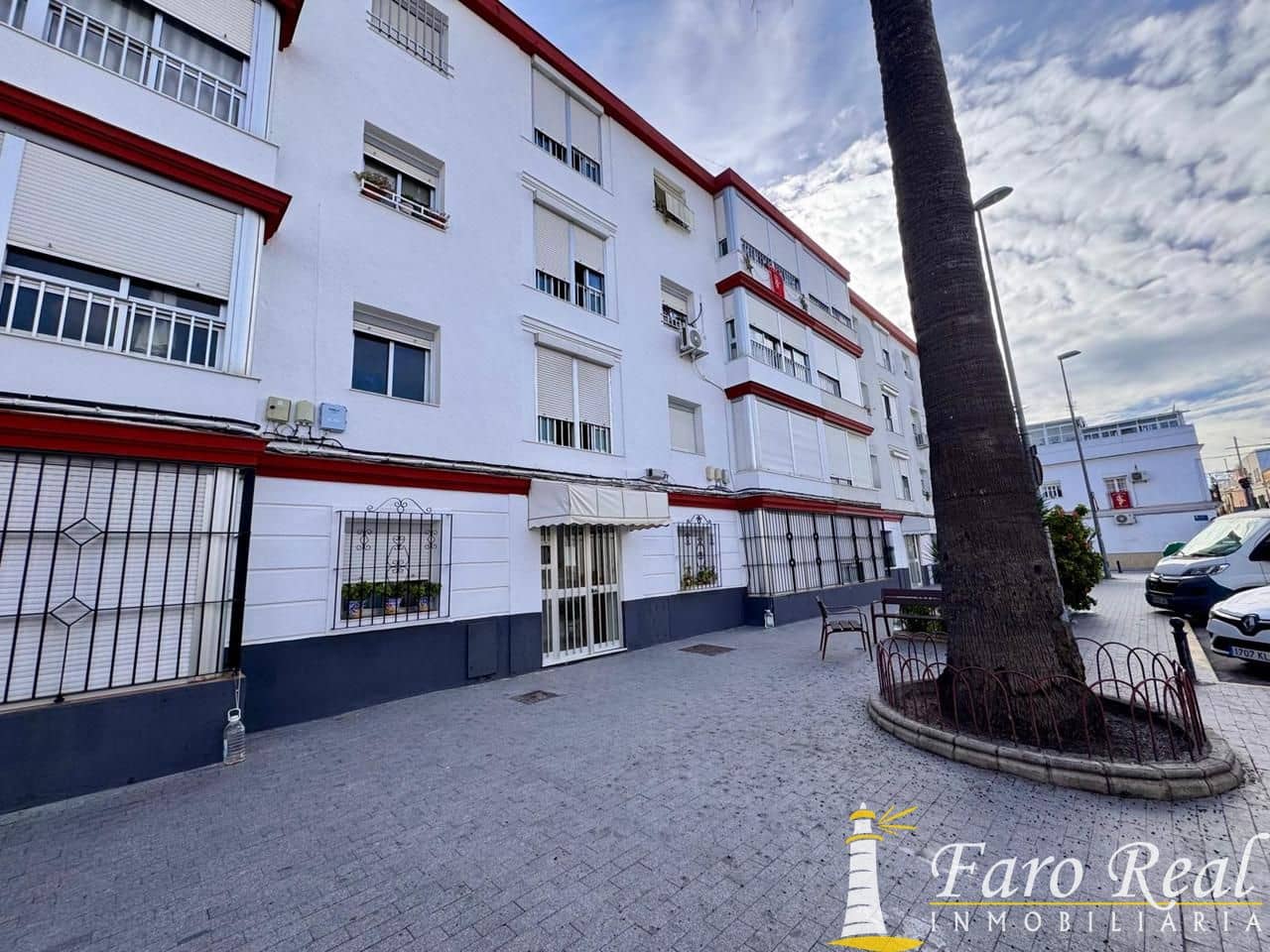 2 bedroom Flat for sale in Sanlucar de Barrameda - € 79,000 (Ref: 9475761)